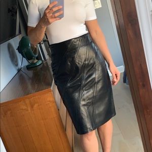 VINTAGE Vakko Black Leather Pencil Skirt Size 6